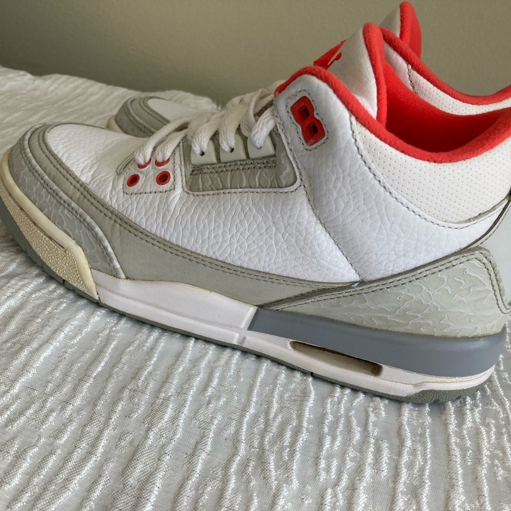 Jordan Kids White and Red Sneakers - Picture 5 of 8